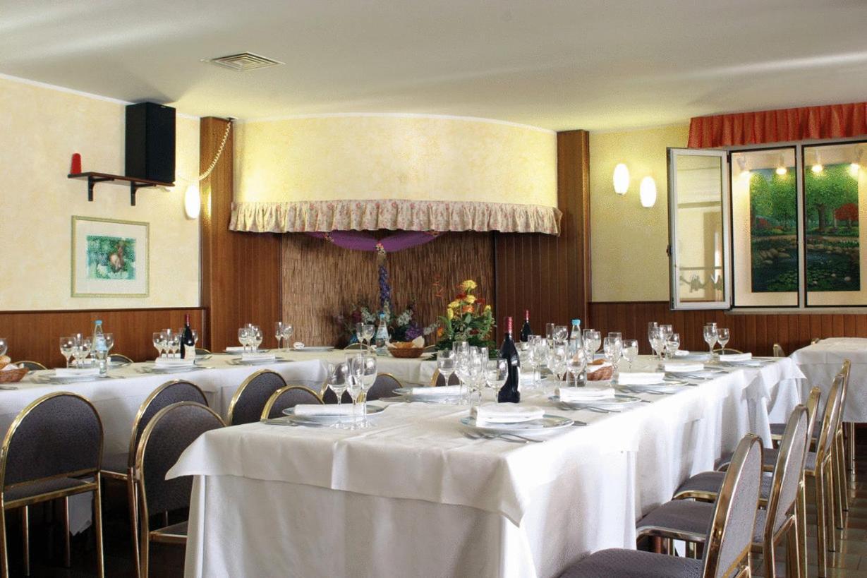 Hotel Willy Gemona del Friuli Luaran gambar