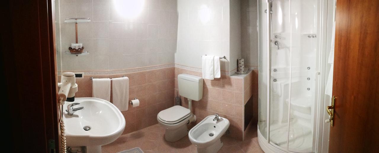 Hotel Willy Gemona del Friuli Luaran gambar