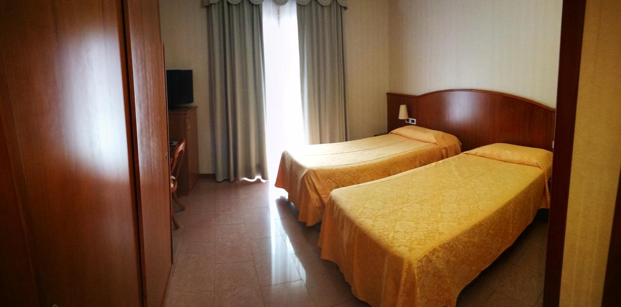 Hotel Willy Gemona del Friuli Luaran gambar